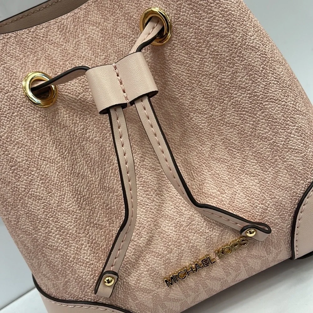 MICHAEL KORS 35F2GM9M1B MERCER SMALL BUCKET DRAWSTRING CROSSBODY Dk Powder Blush